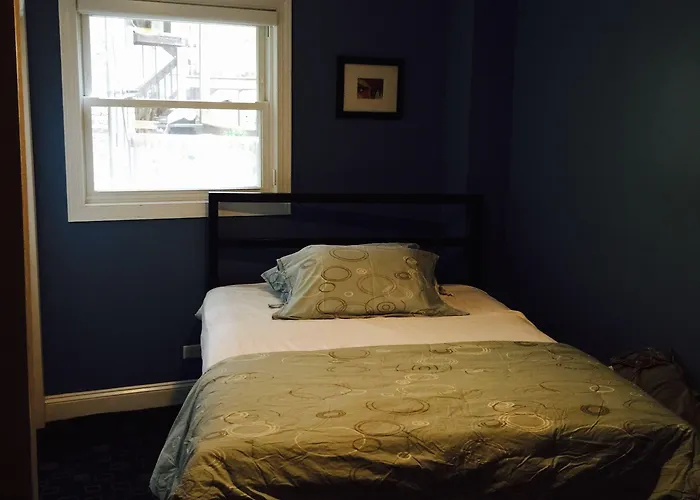 House 5863- Chicago's Premier Bed & Breakfast 4*