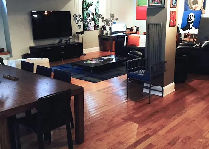 House 5863- Chicago's Premier Bed & Breakfast Chicago