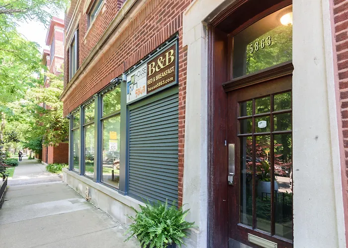 House 5863- Chicago's Premier Bed & Breakfast 4*