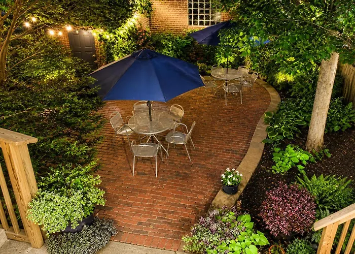 House 5863- Chicago's Premier Bed & Breakfast Chicago