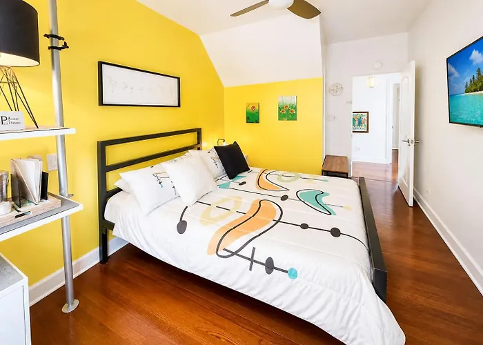 Bed & Breakfast House 5863- Chicago's Premier