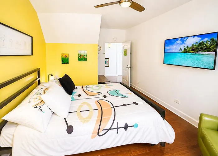 Bed & Breakfast House 5863- Chicago's Premier 4*