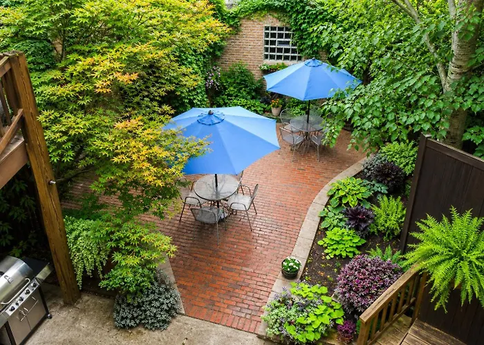 Bed & Breakfast House 5863- Chicago's Premier Chicago