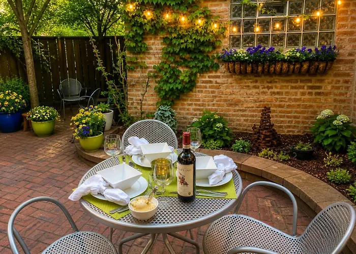 Bed & Breakfast House 5863- Chicago's Premier