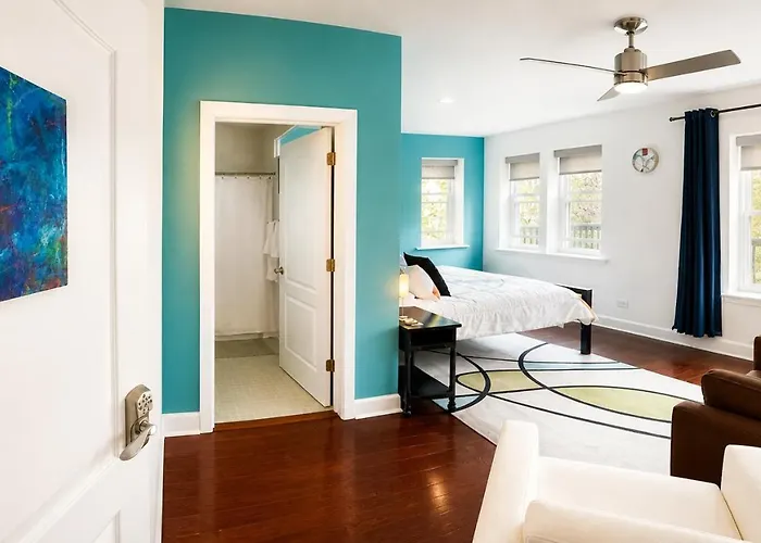 House 5863- Chicago's Premier Bed & Breakfast 4*
