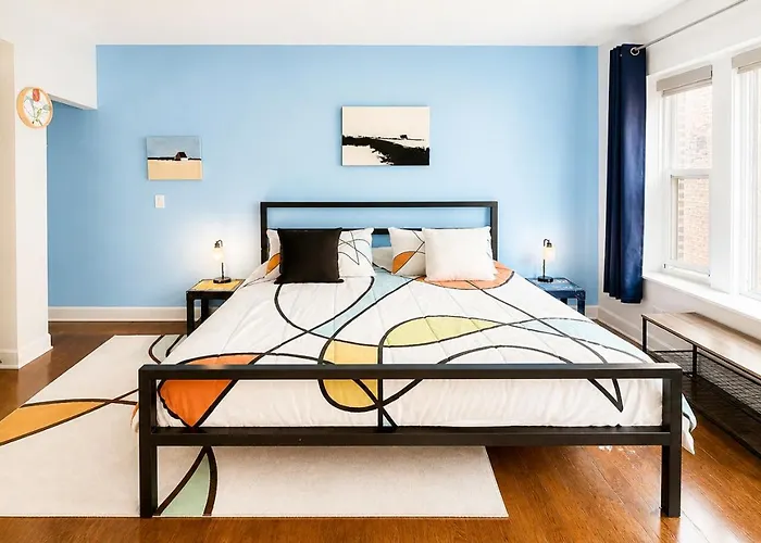 House 5863- Chicago's Premier Bed & Breakfast Chicago