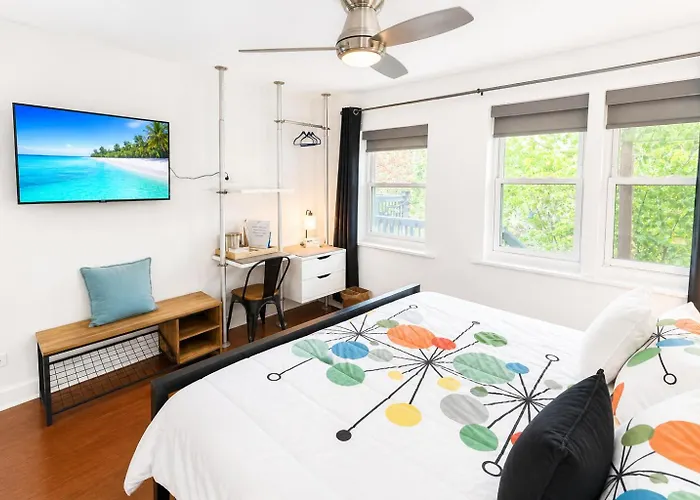 House 5863- Chicago's Premier Bed & Breakfast 4*