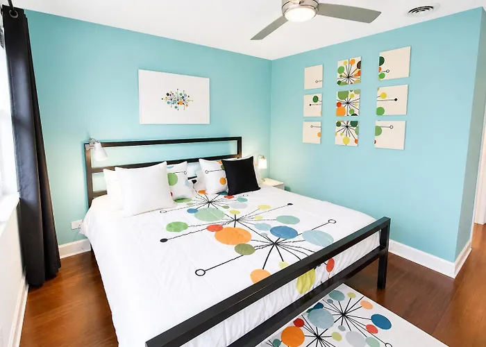 Bed & Breakfast House 5863- Chicago's Premier