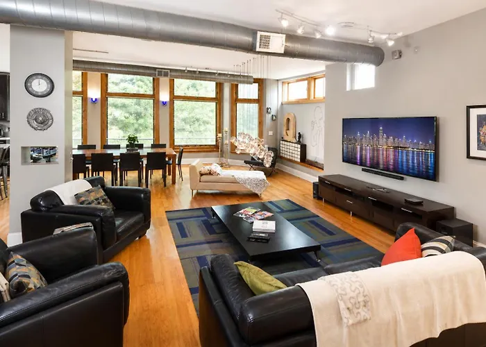 Bed & Breakfast House 5863- Chicago's Premier