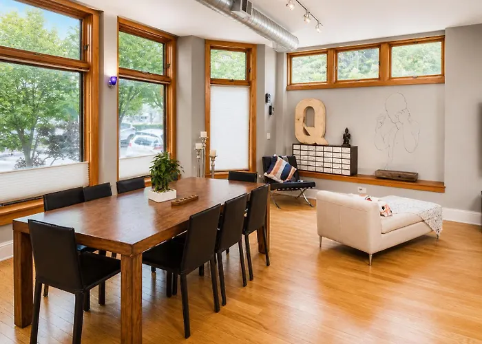 Bed & Breakfast House 5863- Chicago's Premier