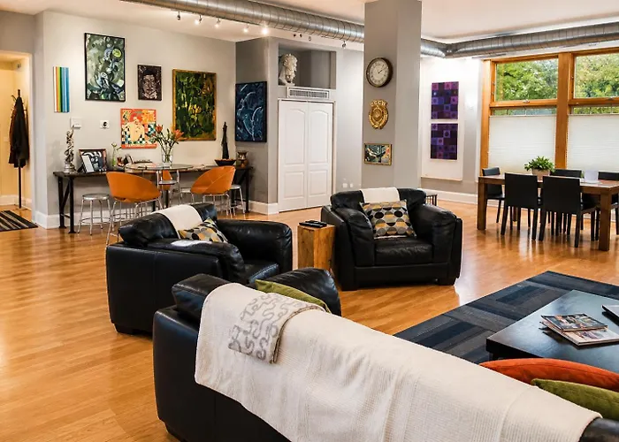 Bed & Breakfast House 5863- Chicago's Premier 4*