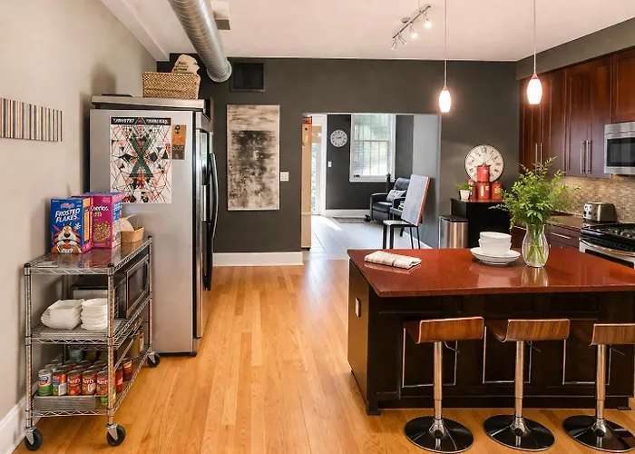 House 5863- Chicago's Premier Chicago